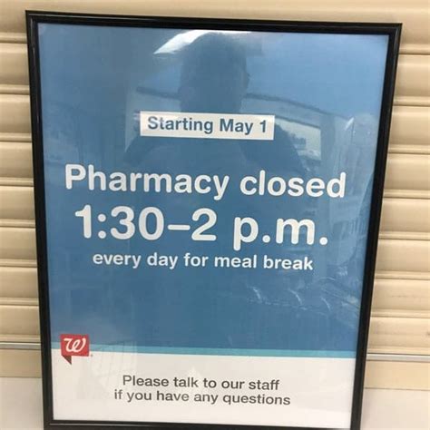 does walgreens pharmacy close for lunch|walgreens pharmacy hours lunch.